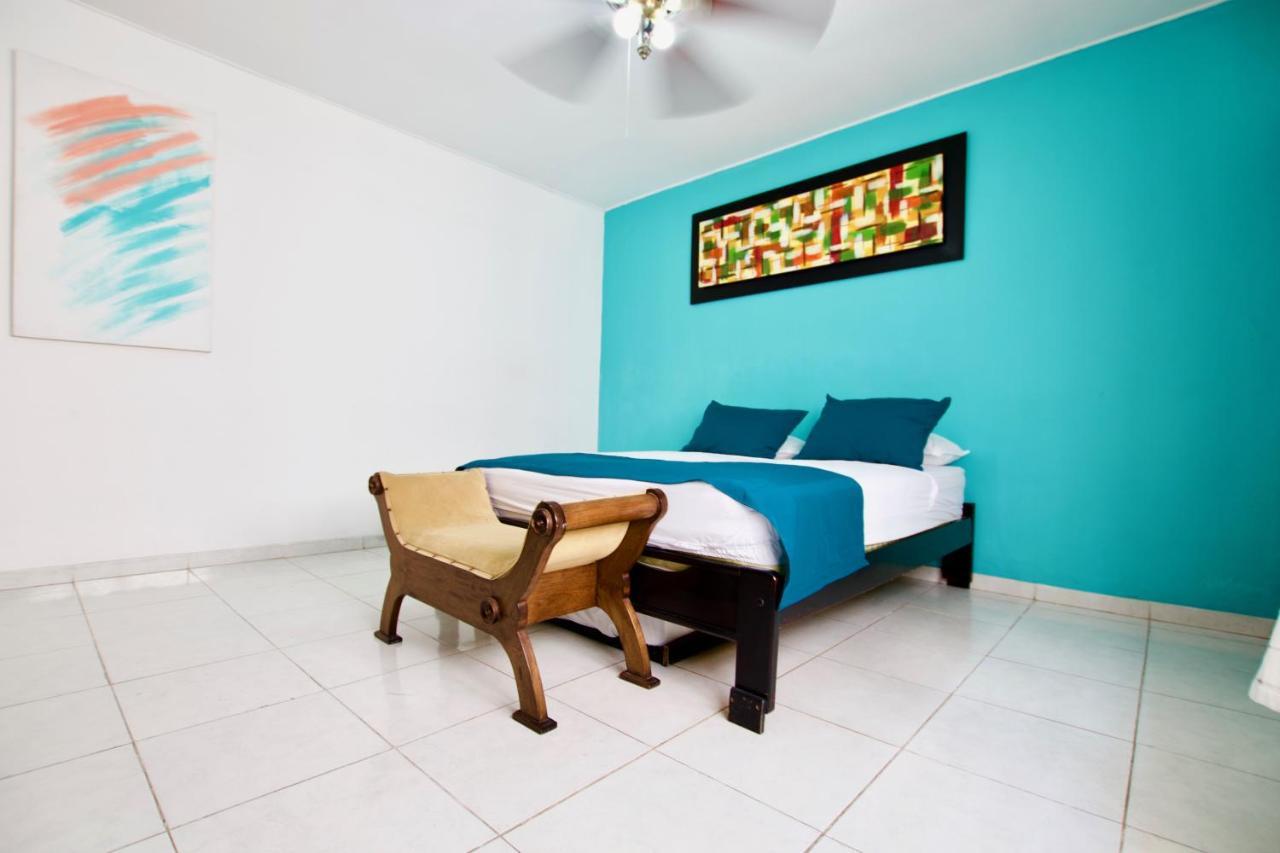Quillahost Tropical *